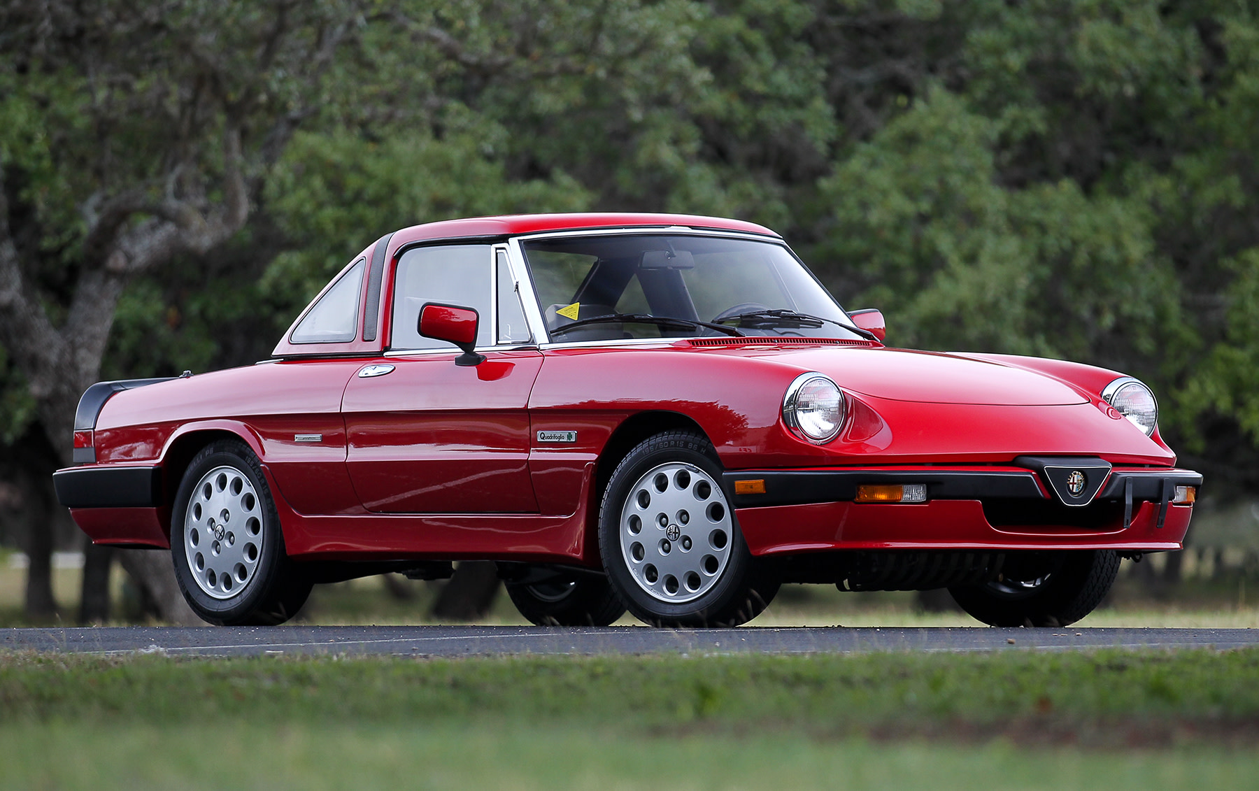 セール！　洋書　Alfa Romeo Spider（アルファロメオ、スパイダー） 1989 Alfa Romeo Spider Quadrifoglio | Gooding Christie's